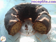 снимка 5 към рецепта Какаов кекс със сладко