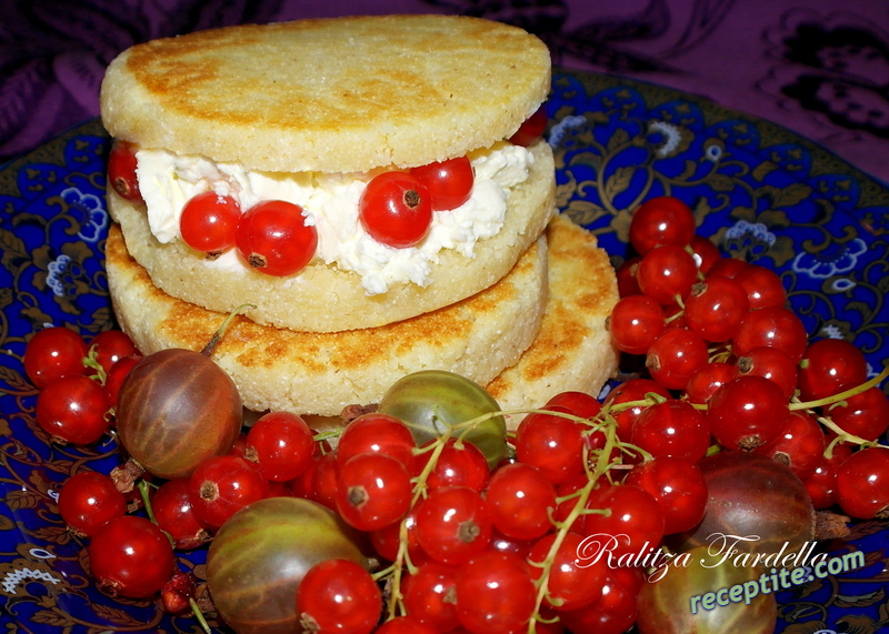 Снимки към Сладки царевични хлебчета Харша (Harcha)