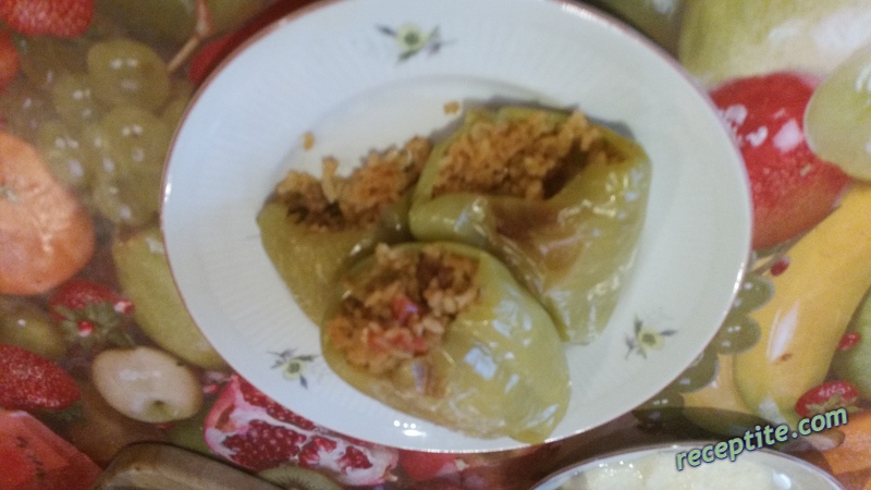 Снимки към Пълнени чушки с кайма и ориз