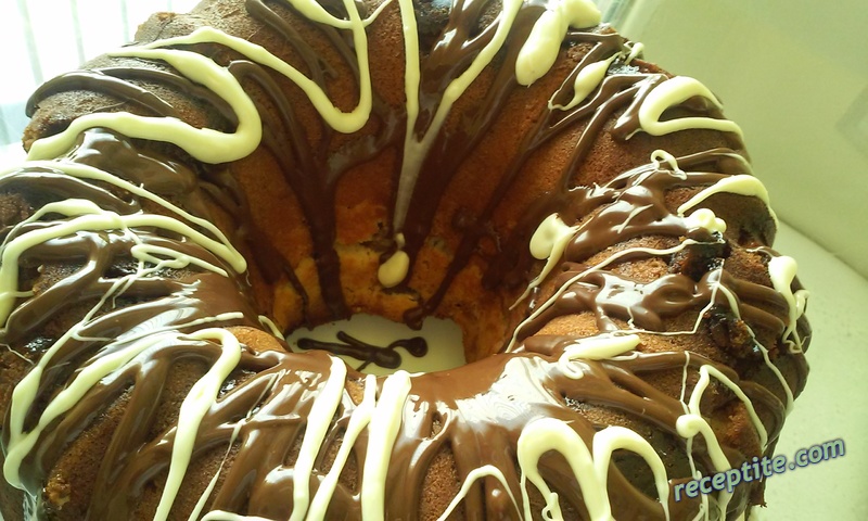 Снимки към Какаов кекс със сладко