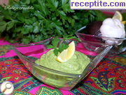 снимка 2 към рецепта Дип от авокадо с кашу и краставица