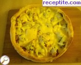 снимка 1 към рецепта Киш с броколи, шунка и синьо сирене