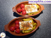снимка 2 към рецепта Печено сирене с люти чушки и чери доматчета