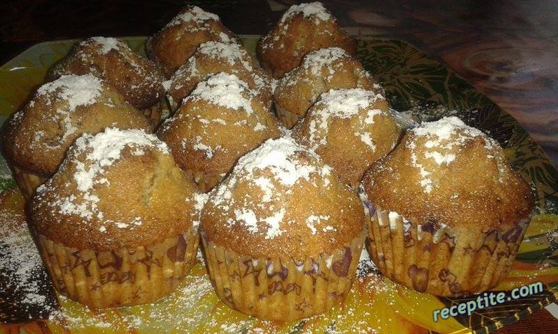 Снимки към Мъфини с какао и стафиди