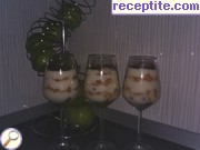 снимка 1 към рецепта Бисквитена торта Рафаело в чаши