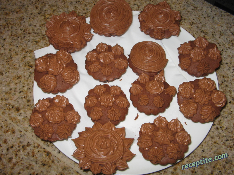 Снимки към Двойно шоколадови кексчета