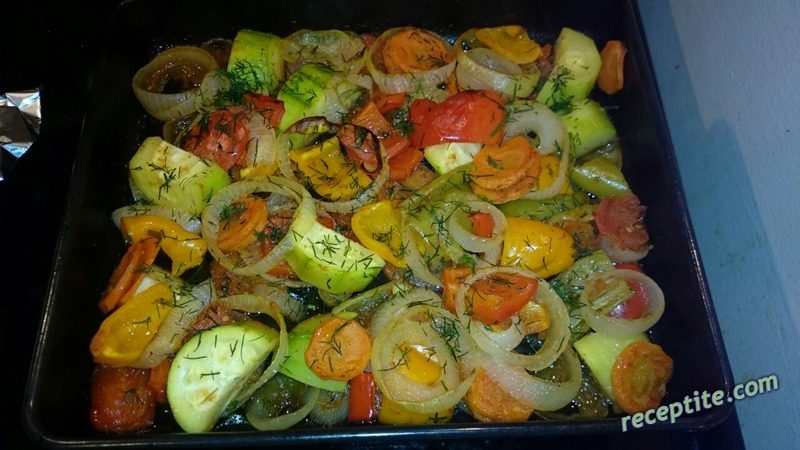 Снимки към Зеленчуци със соев сос на фурна