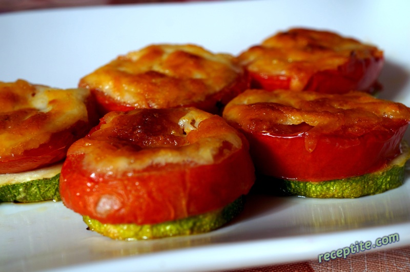 Снимки към Тиквички с кашкавал и домат