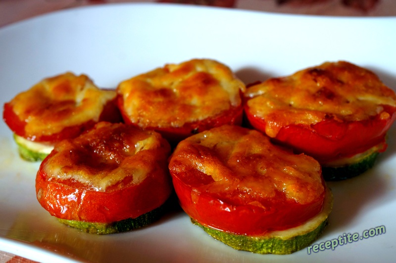 Снимки към Тиквички с кашкавал и домат