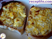 снимка 1 към рецепта Сандвич с кашкавал, варено яйце и горчица