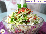 снимка 3 към рецепта Свежа зелева салата с краставица