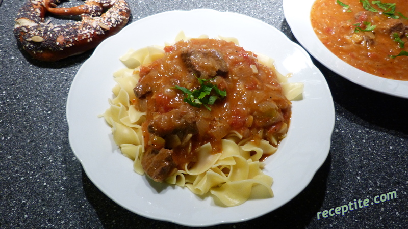Снимки към Селска манджа с месо и лук