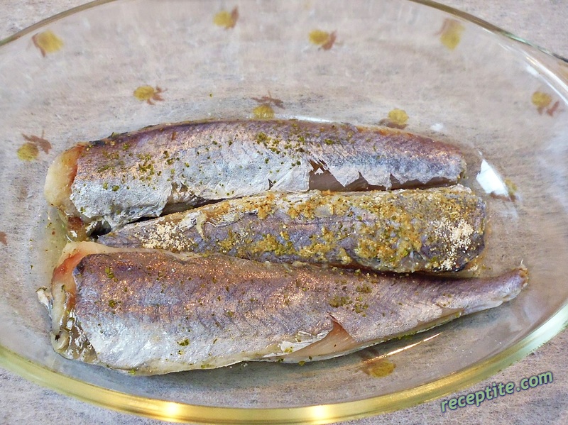 Снимки към Печена риба със сос от чесън и оцет