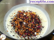снимка 2 към рецепта Пухкав кекс с насипен плодов чай