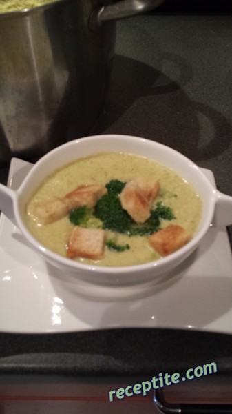 Снимки към Зеленчукова крем-супа от броколи и картофи