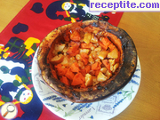 снимка 3 към рецепта Пълнена тиква с плодове и орехи