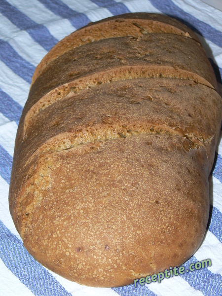 Снимки към Чеснов хляб със закваска и сода