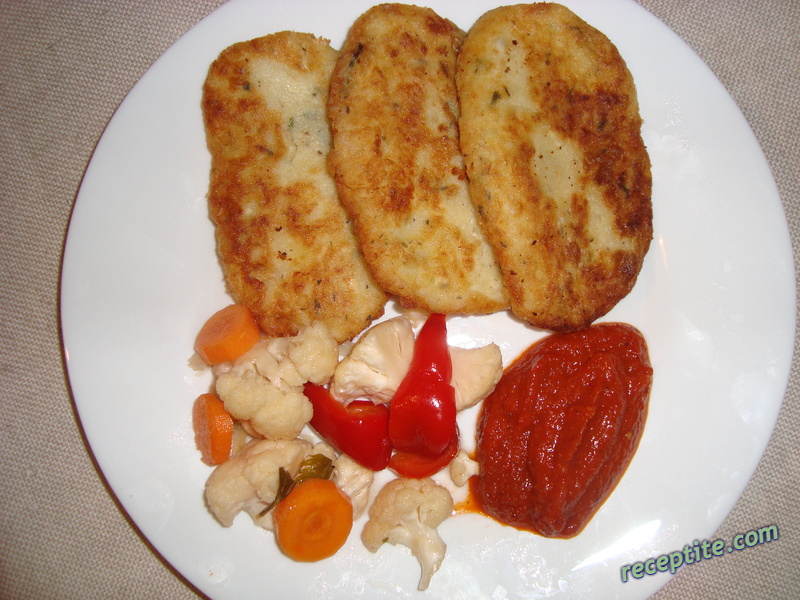 Снимки към Картофени кюфтенца с лук и сирене