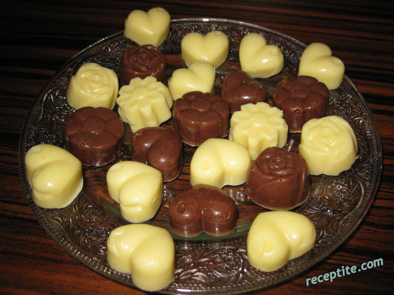 Снимки към Домашни шоколадови бонбони