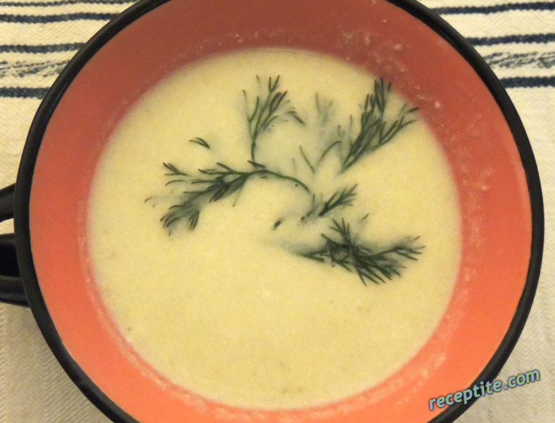 Снимки към Крем-супа от броколи романеско със сирене