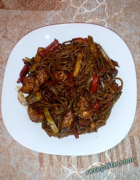 Снимки към Спагети с пилешко и зеленчуци по китайски