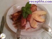 снимка 3 към рецепта Сладкиш с натрошени бисквити и ябълки