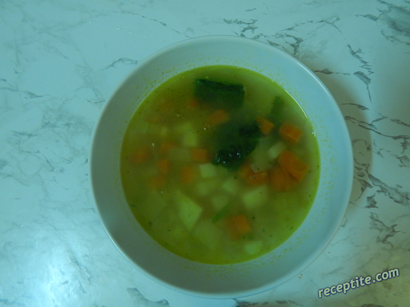 Снимки към Зеленчукова супа в микровълнова фурна
