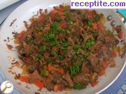 снимка 2 към рецепта Пачи крак задушени с домати и червен лук
