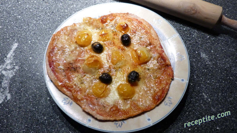 Снимки към Блат за пълнозърнеста пица със сусам (без мая)