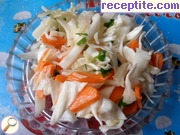 снимка 1 към рецепта Салата от прясно зеле, моркови и лук