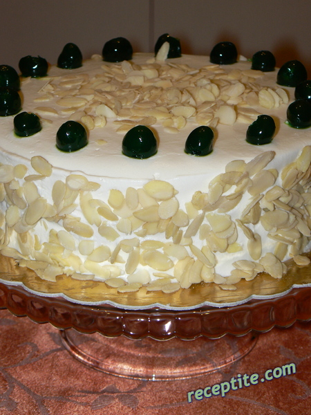 Снимки към Медено-сметанова торта