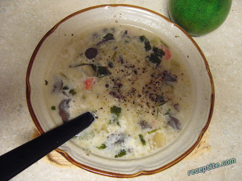 Снимки към Гъбена супа в слоу-кукър (Mushroom Chowder)