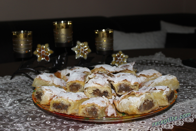 Снимки към Рулца с локум и орехи