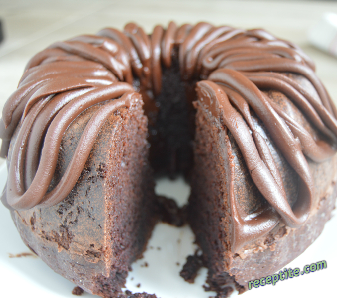 Снимки към Какаов кекс с шоколадов ганаш