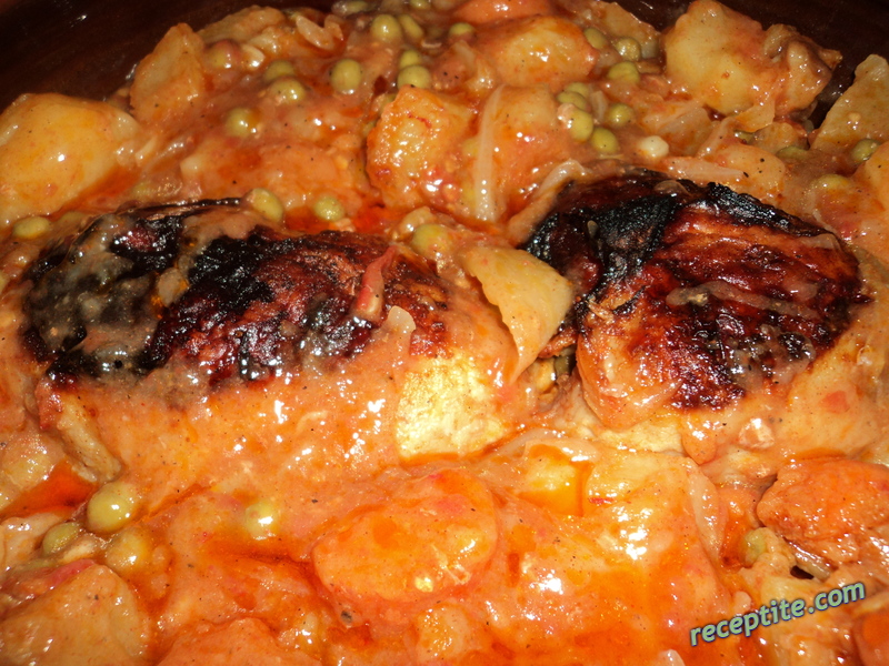 Снимки към Пиле с грах и картофи