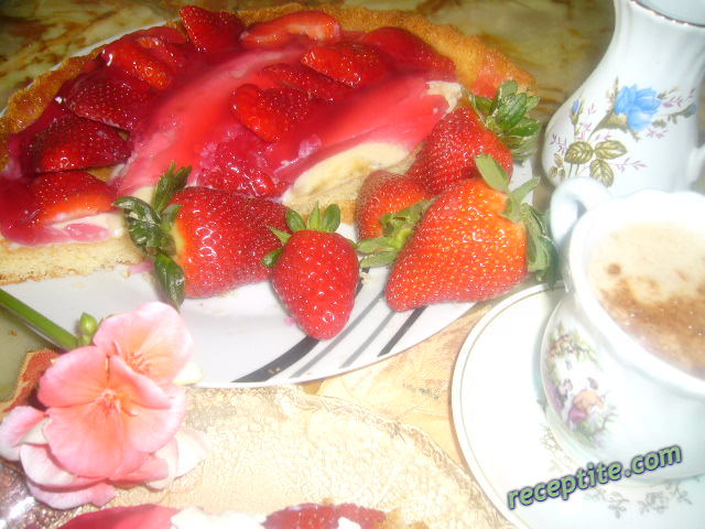 Снимки към Ягодова желирана торта