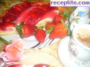 снимка 1 към рецепта Ягодова желирана торта