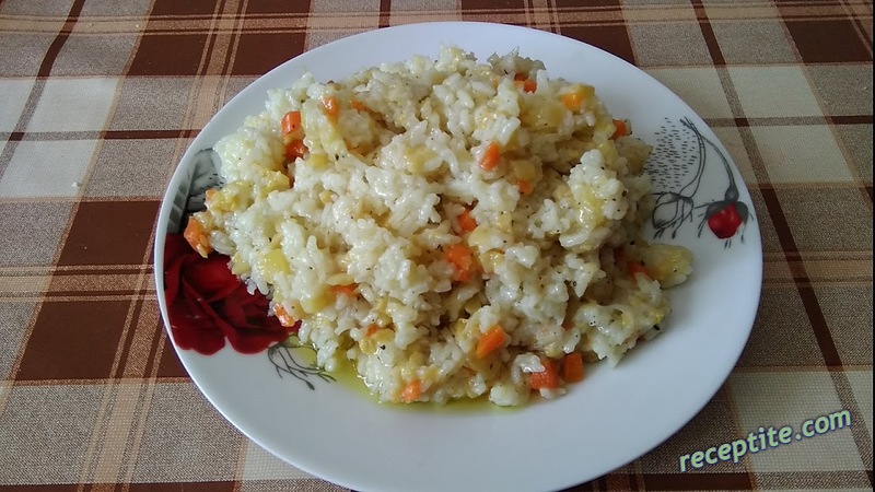 Снимки към Тиквички с моркови и ориз в сос