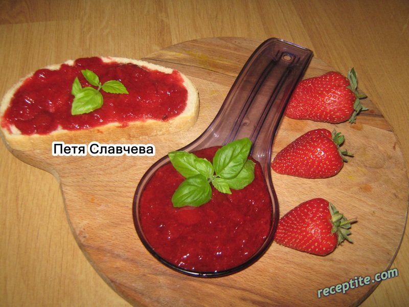 Снимки към Домашно сладко от ягоди