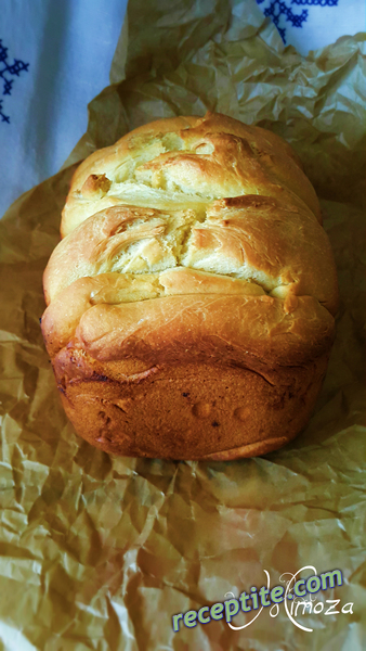 Снимки към Хляб на филийки с чесън в хлебопекарна