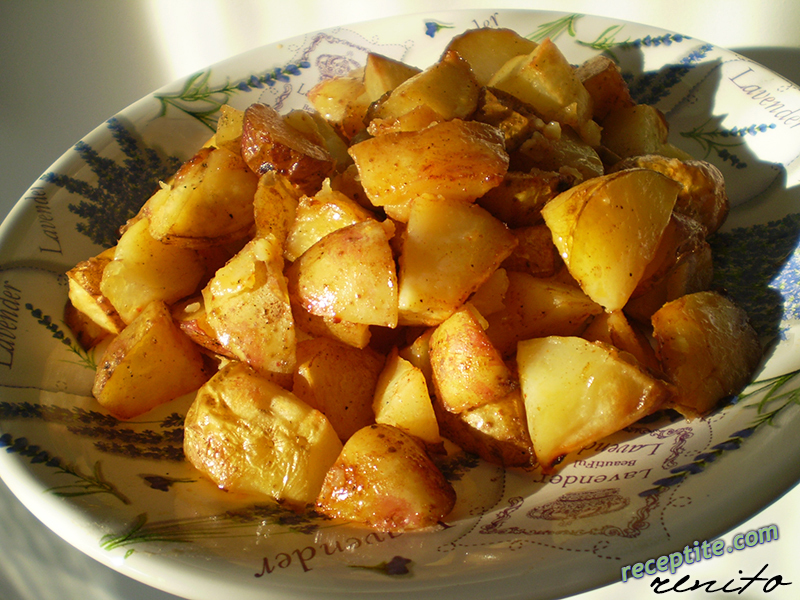 Снимки към Пресни картофи в тава