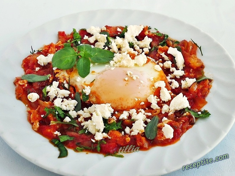 Снимки към Яйца с доматен сос