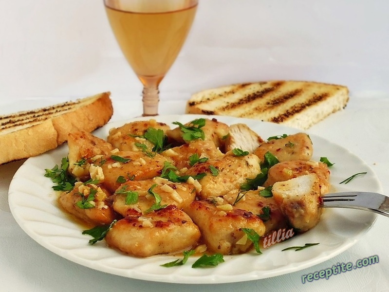 Снимки към Пилешки хапки в чеснов сос