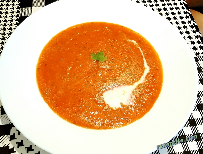 Снимки към Доматена крем-супа с фиде