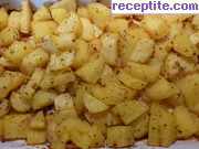 снимка 1 към рецепта Картофи на фурна с чесън и подправки