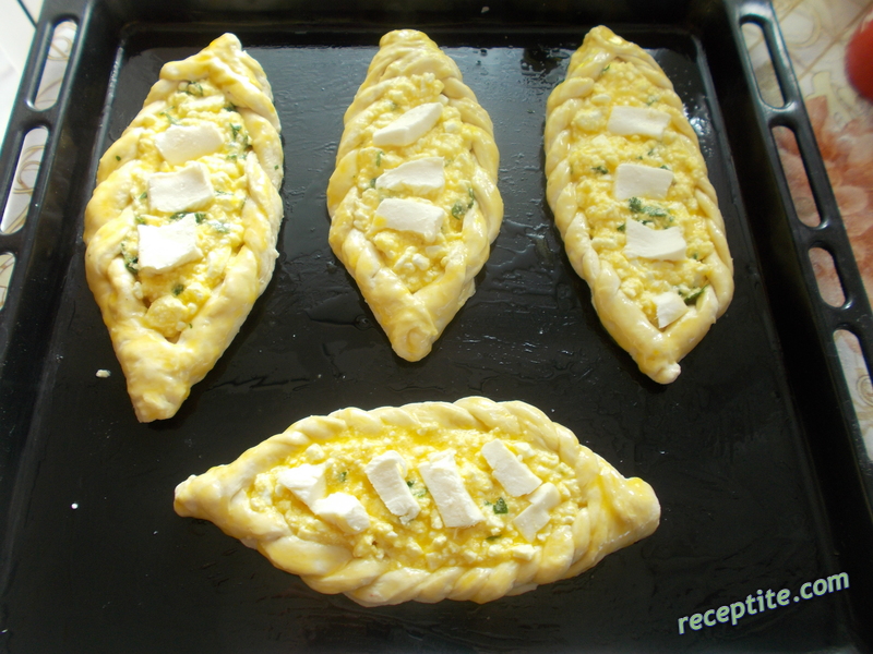Снимки към Питки с яйца и сирене