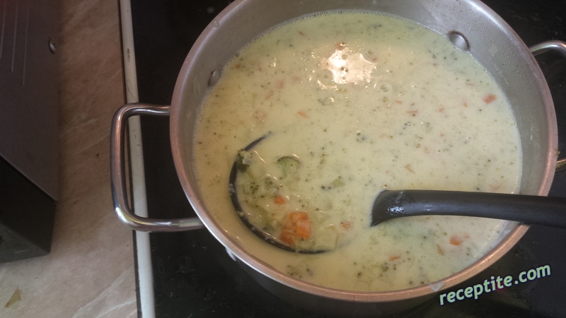 Снимки към Супа от броколи и картофи