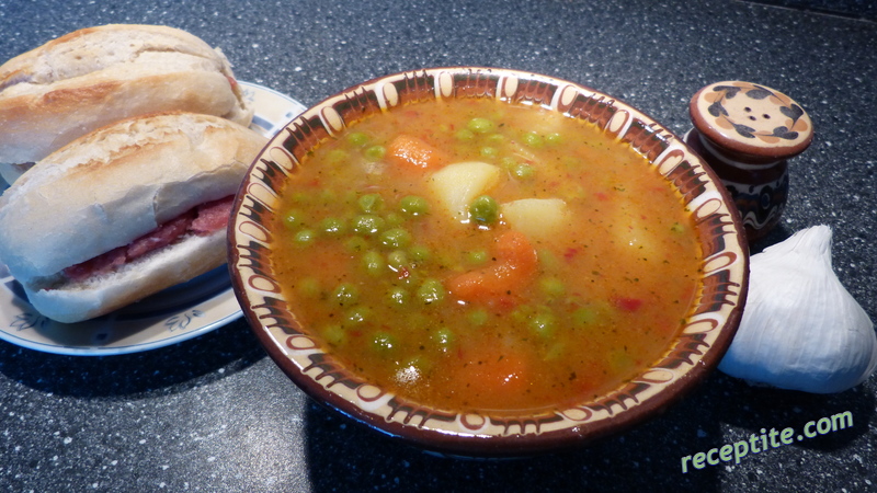 Снимки към Селска яхния с грах и картофи