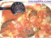 Риба с картофи и домати на фурна
