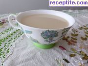 снимка 1 към рецепта Сладък зелен чай с мляко